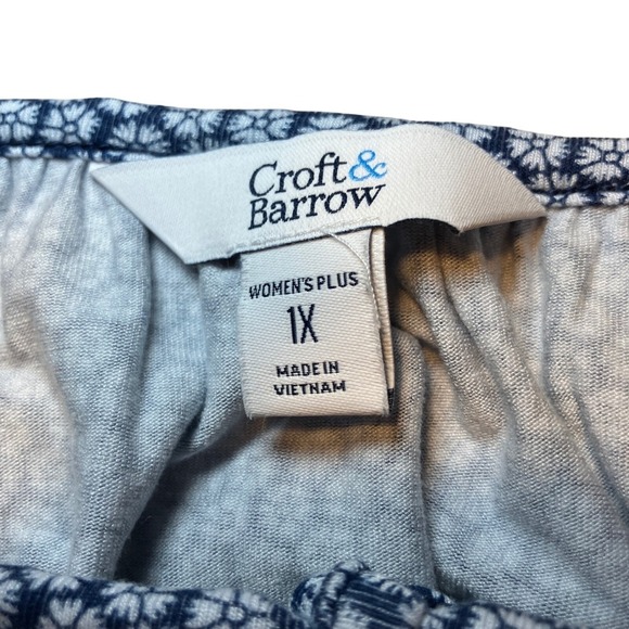 Croft & Barrow Size 1X Blue White Floral Print 3/4 Sleeve Tie Neck Top - Picture 6 of 6
